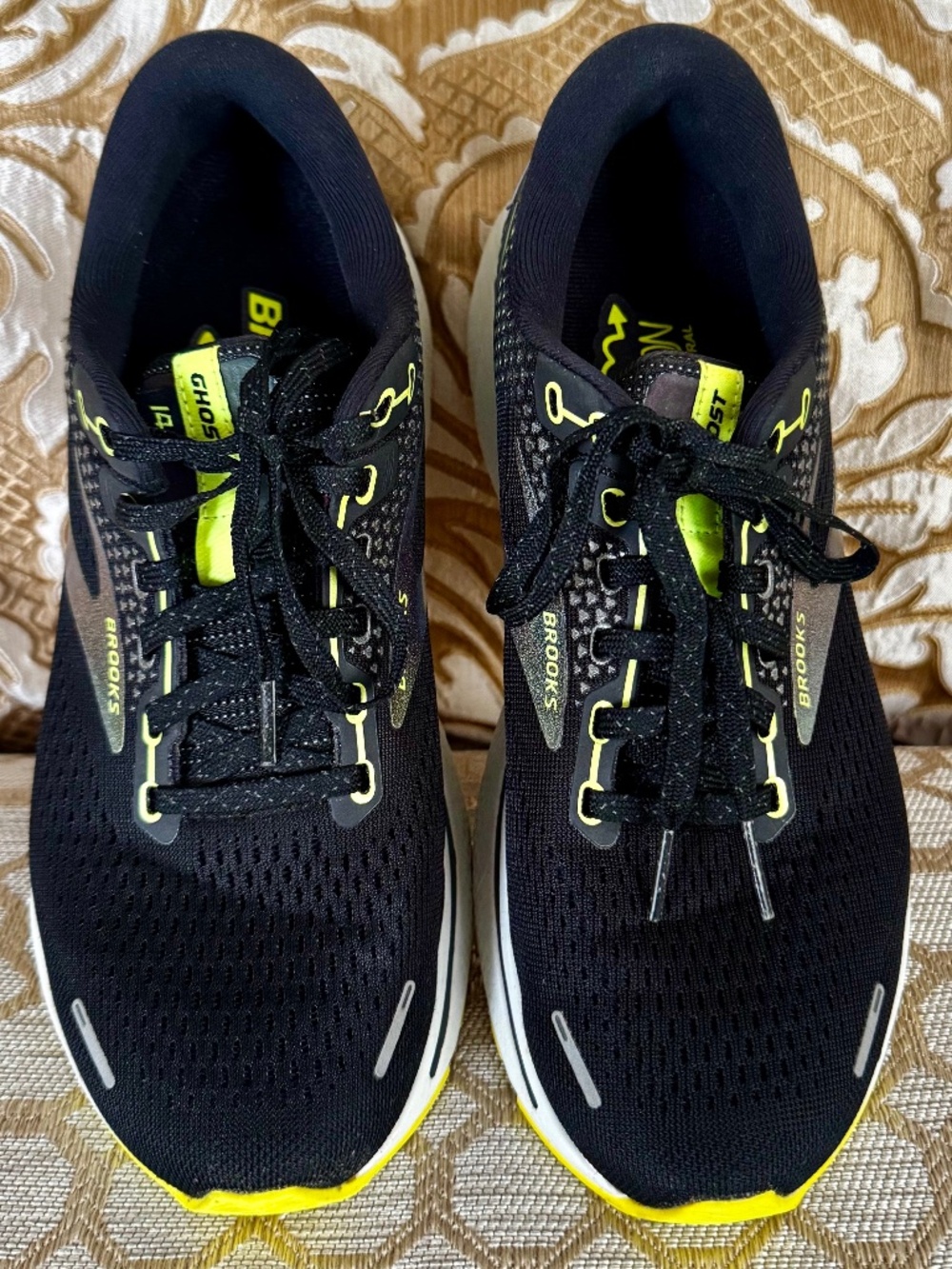 Brooks Ghost 14 Women's- Black/Neon Size 8.5 - Good Previously Owned Condition